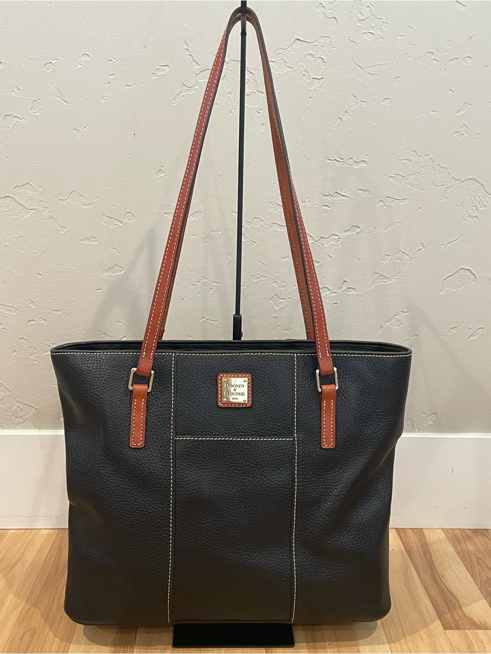 Dooney & Bourke Pebble Grain Leather Lexington Shopper. Blk w/Brown straps